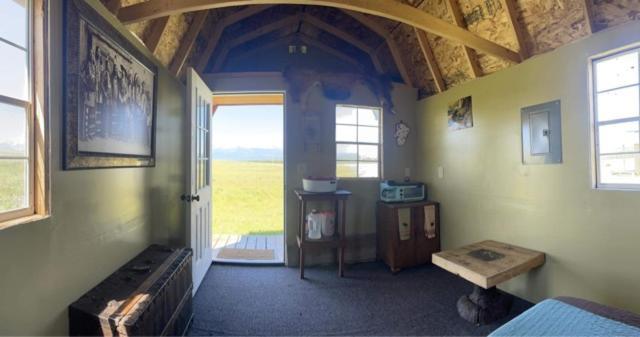 Montana Old West Cabins Guest House Babb Exterior photo