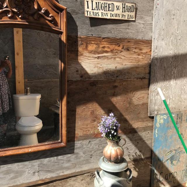 Montana Old West Cabins Guest House Babb Exterior photo